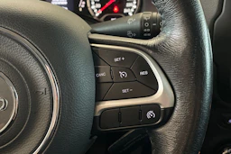 punainen Jeep Renegade 2015 kuva 14.