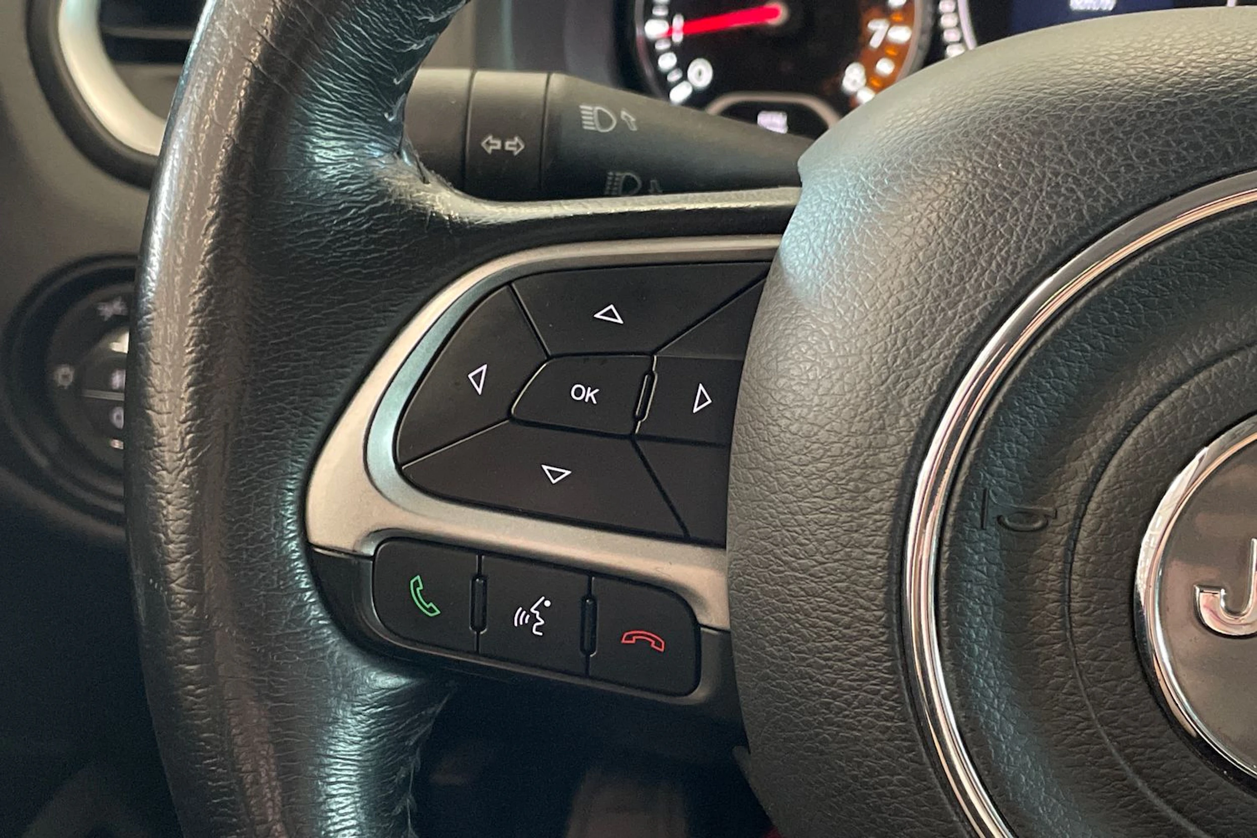 punainen Jeep Renegade 2015 kuva 15.
