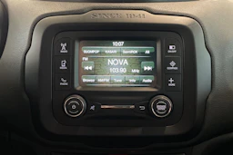 punainen Jeep Renegade 2015 kuva 16.