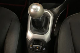 punainen Jeep Renegade 2015 kuva 19.