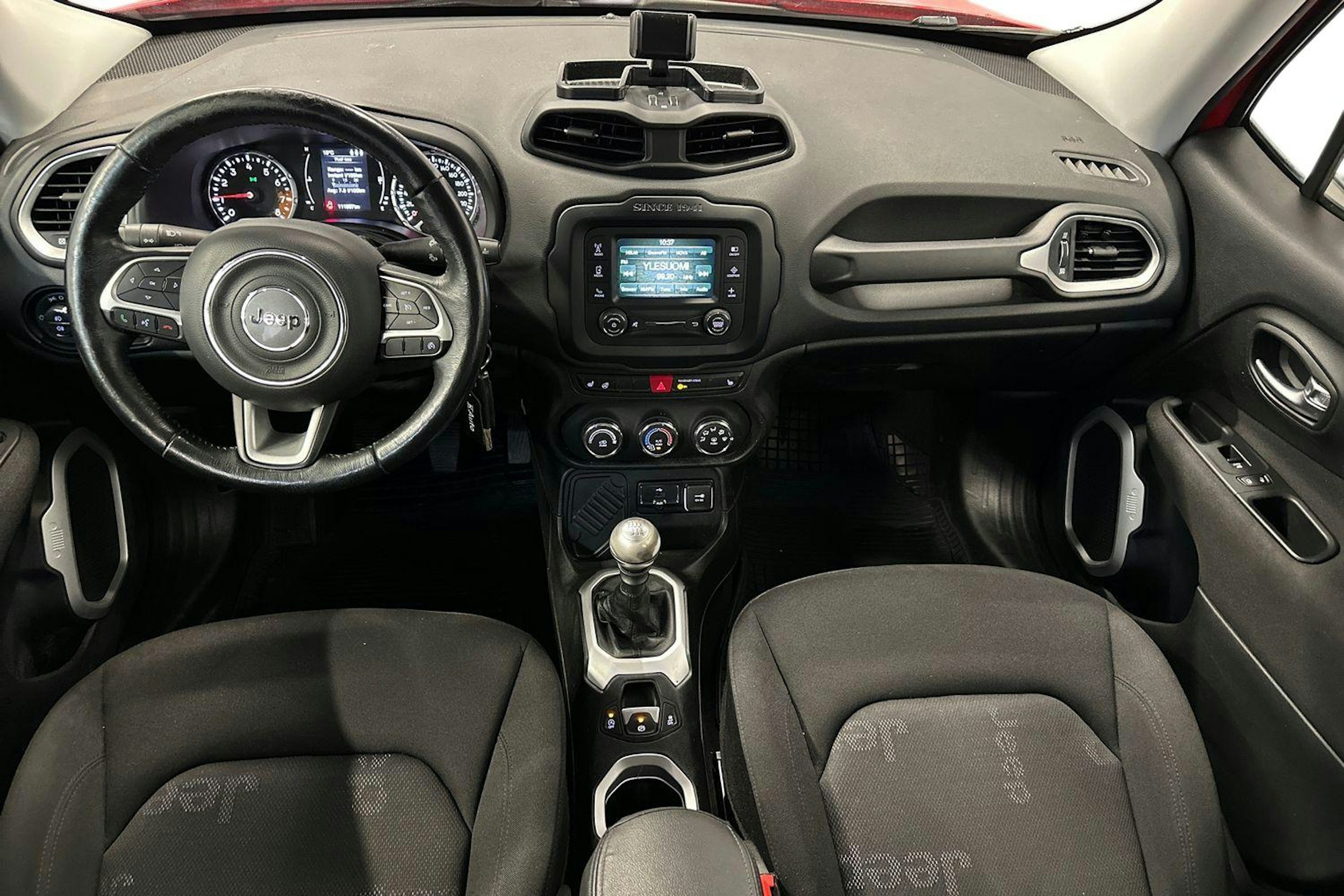 punainen Jeep Renegade 2017 kuva 9.