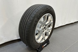 punainen Jeep Renegade 2017 kuva 13.