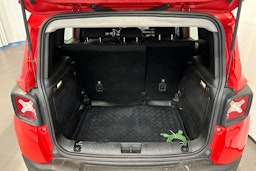 punainen Jeep Renegade 2017 kuva 14.