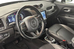 musta Jeep Renegade 2020 kuva 6.