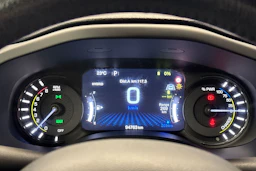 musta Jeep Renegade 2020 kuva 15.