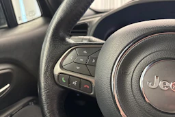 musta Jeep Renegade 2020 kuva 21.