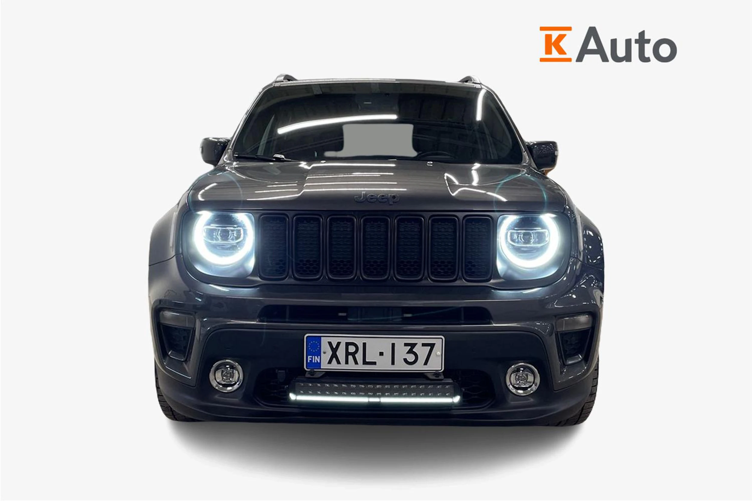 harmaa Jeep Renegade 2021 kuva 4.