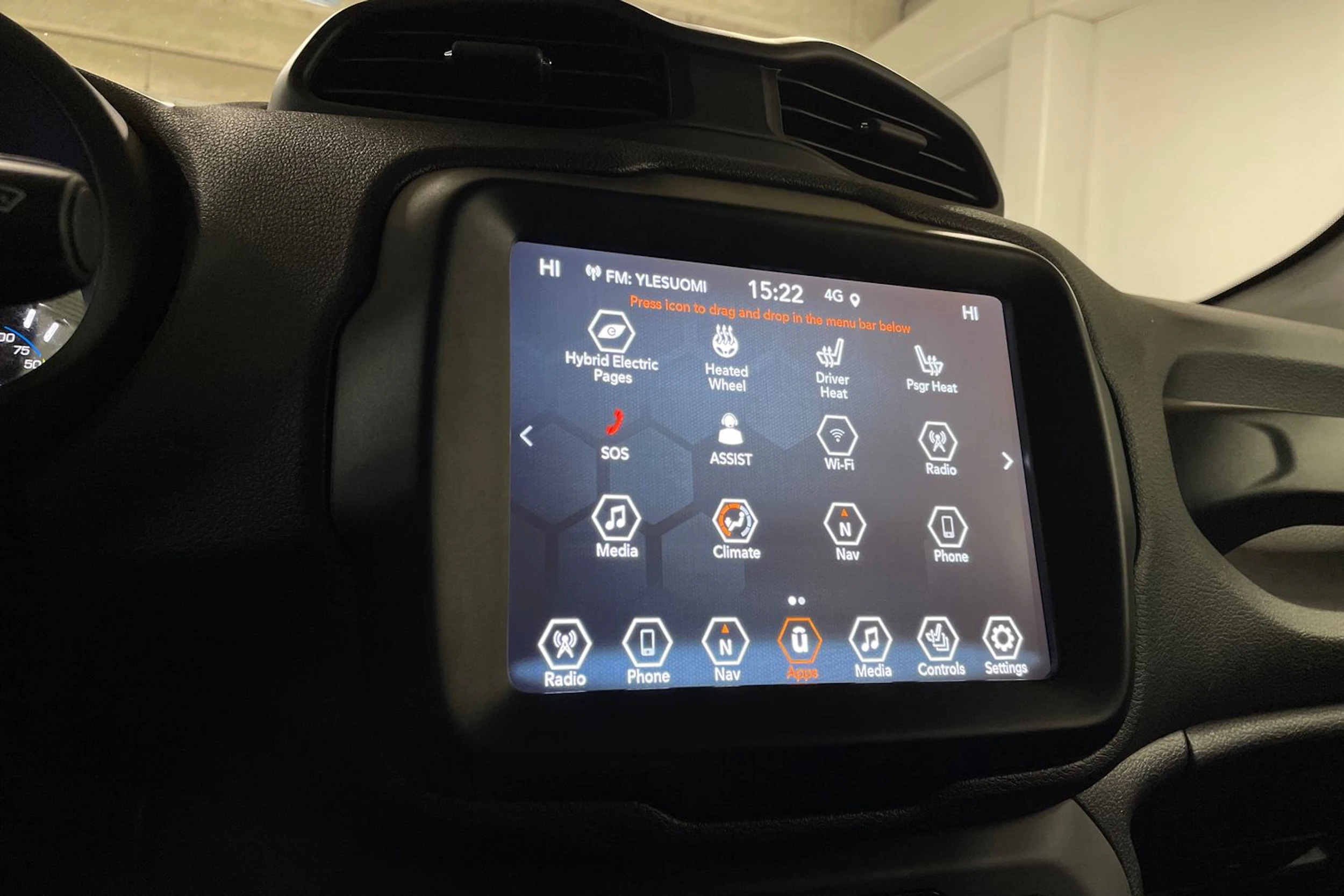 harmaa Jeep Renegade 2021 kuva 14.