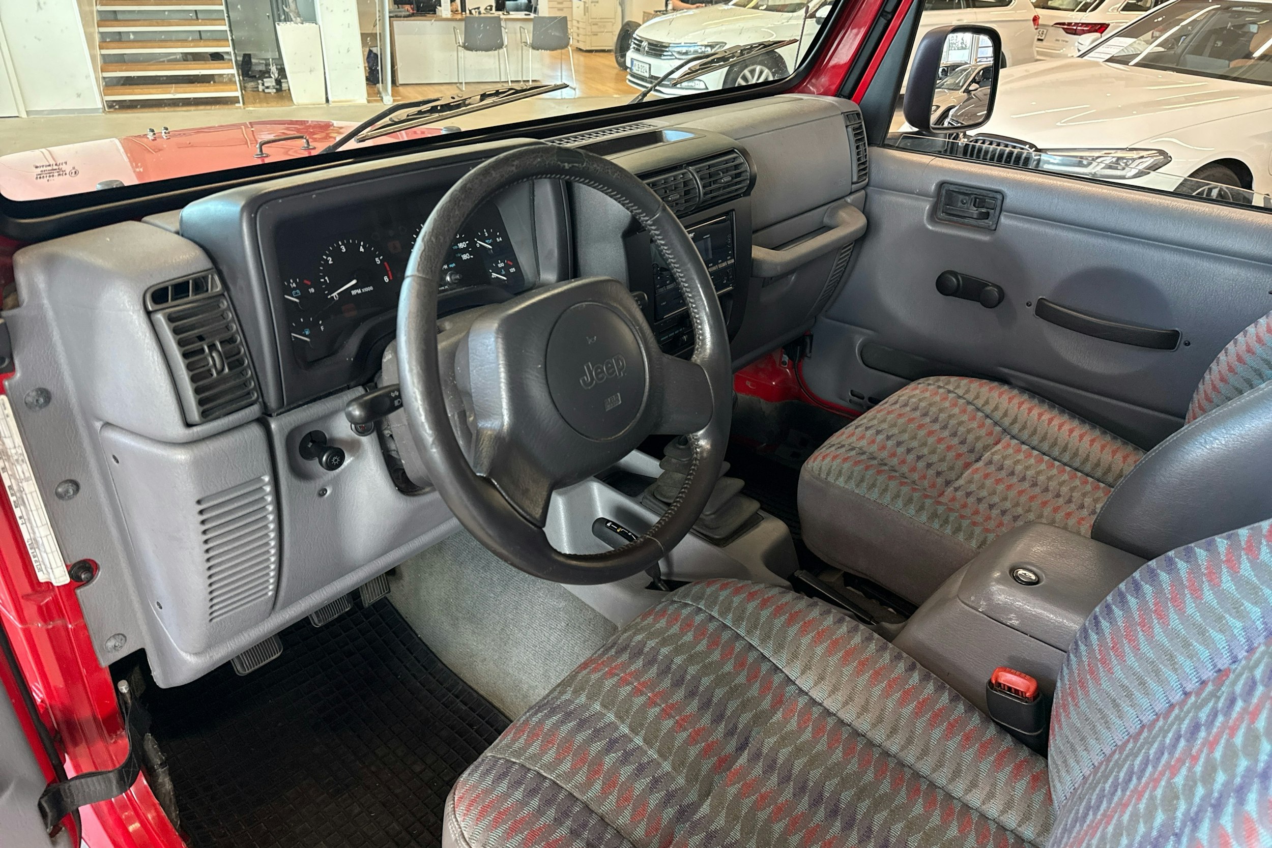 Punainen Jeep Wrangler 1997 kuva 6.