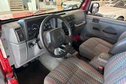 Punainen Jeep Wrangler 1997 kuva 6.