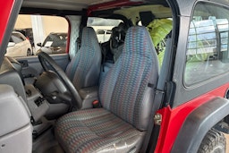 Punainen Jeep Wrangler 1997 kuva 8.