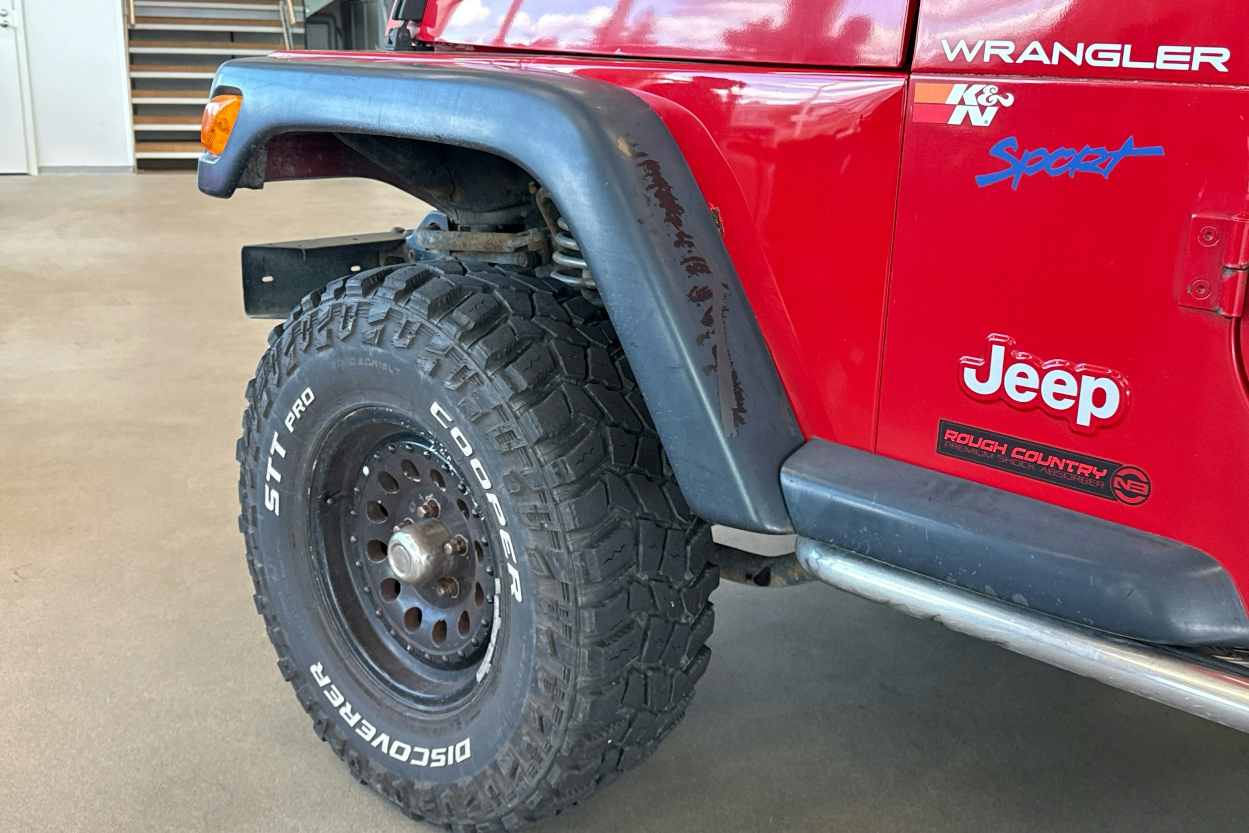 Punainen Jeep Wrangler 1997 kuva 10.