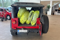 Punainen Jeep Wrangler 1997 kuva 18.