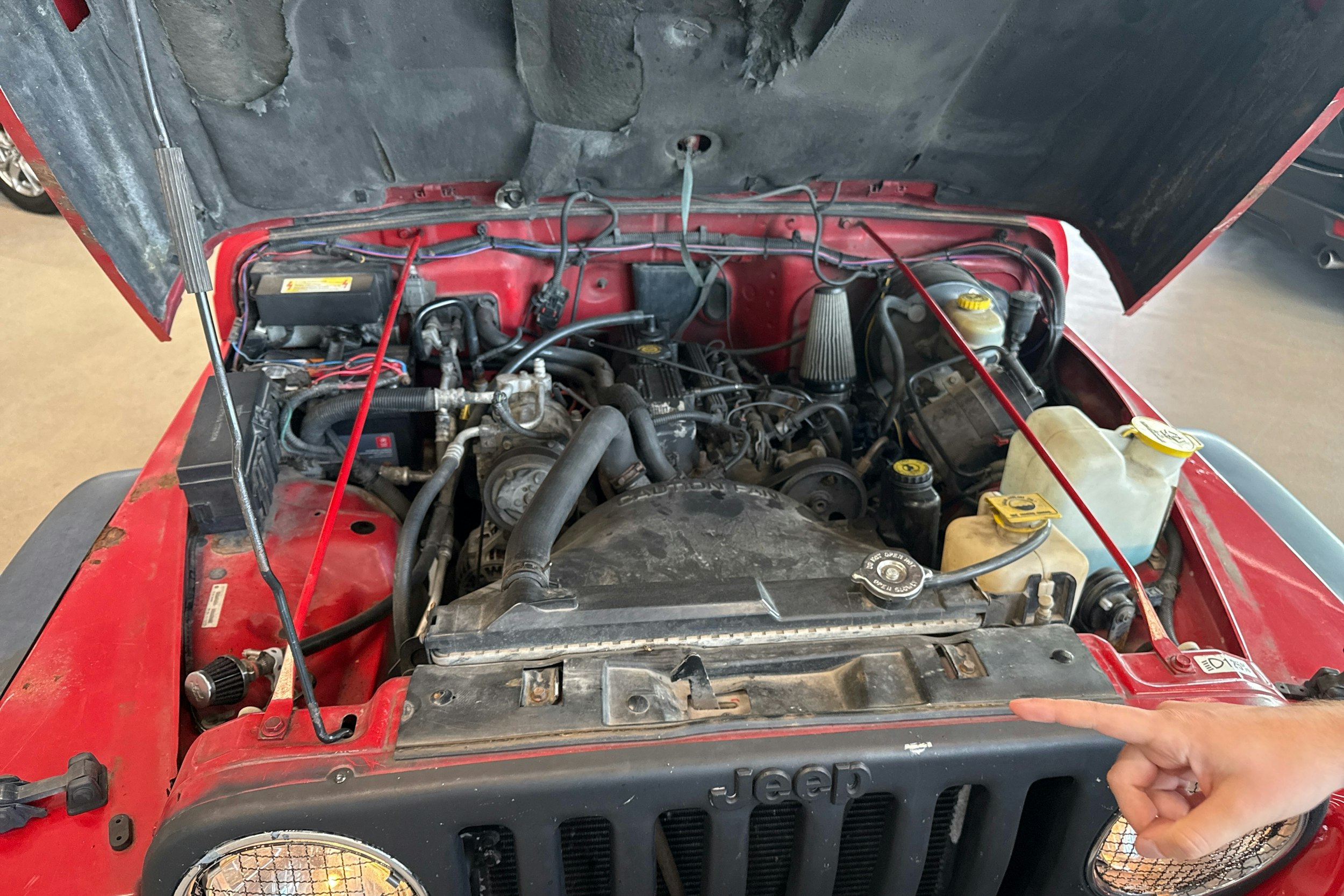 Punainen Jeep Wrangler 1997 kuva 19.
