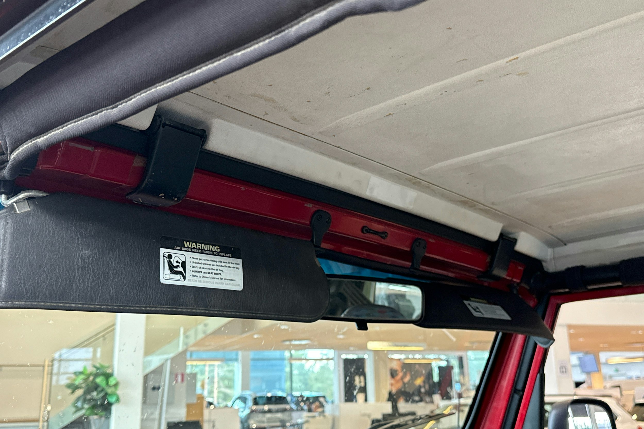 Punainen Jeep Wrangler 1997 kuva 22.