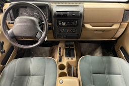 musta Jeep Wrangler 2000 kuva 8.