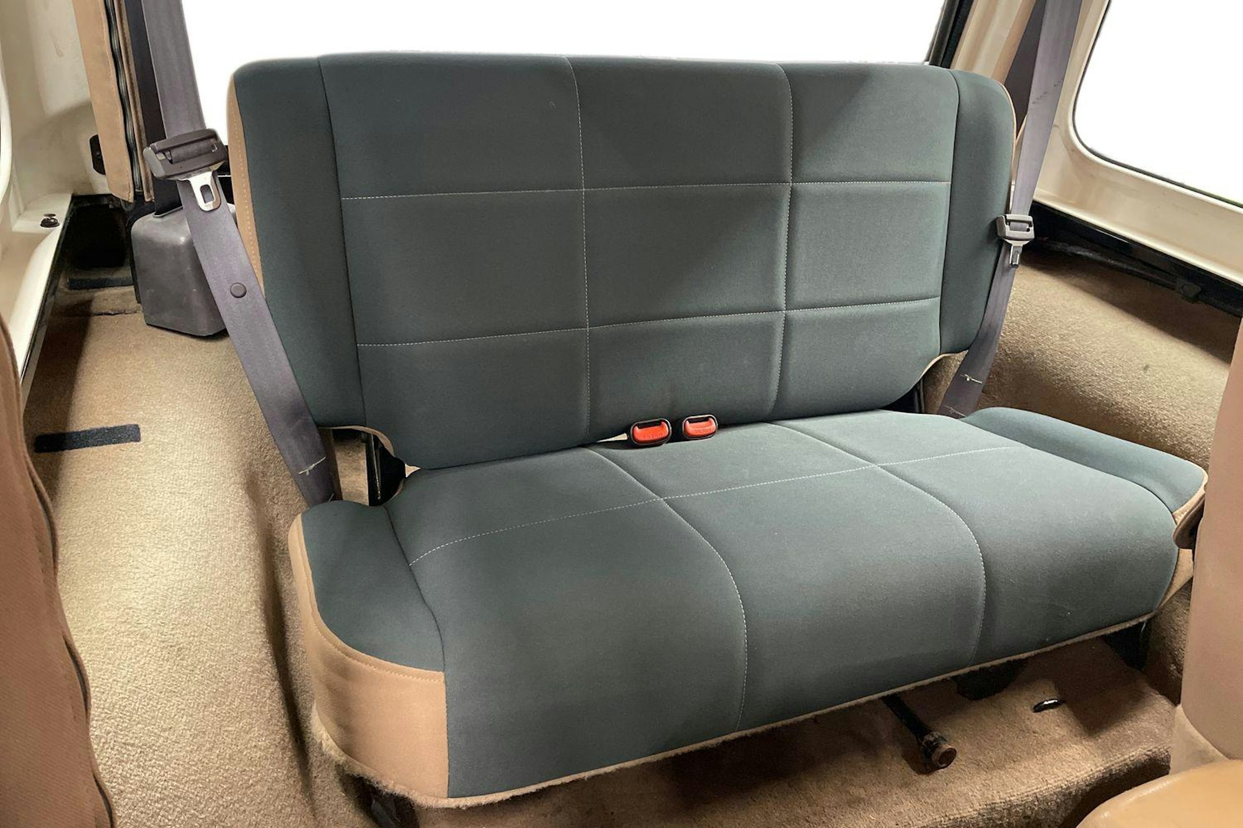 musta Jeep Wrangler 2000 kuva 9.