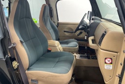 musta Jeep Wrangler 2000 kuva 11.