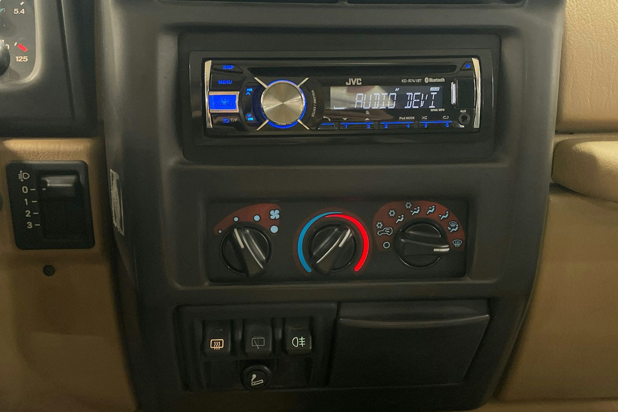 musta Jeep Wrangler 2000 kuva 13.