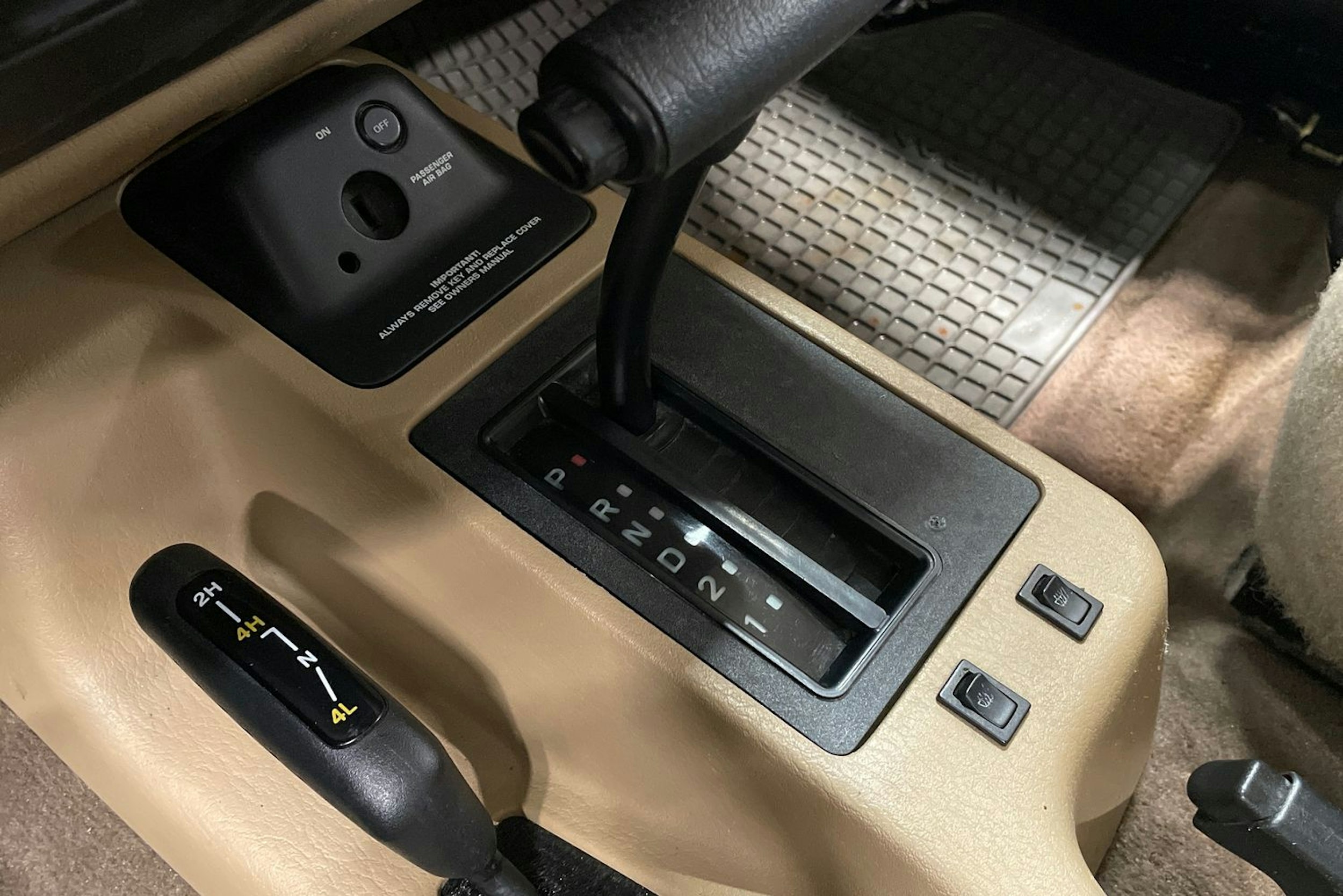 musta Jeep Wrangler 2000 kuva 14.