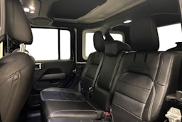 musta Jeep Wrangler 2022 kuva 10.