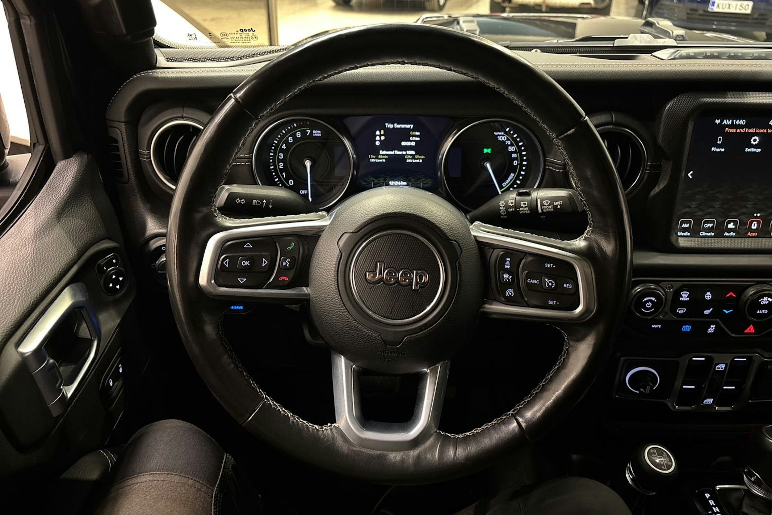 musta Jeep Wrangler 2022 kuva 14.