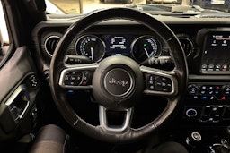 musta Jeep Wrangler 2022 kuva 14.