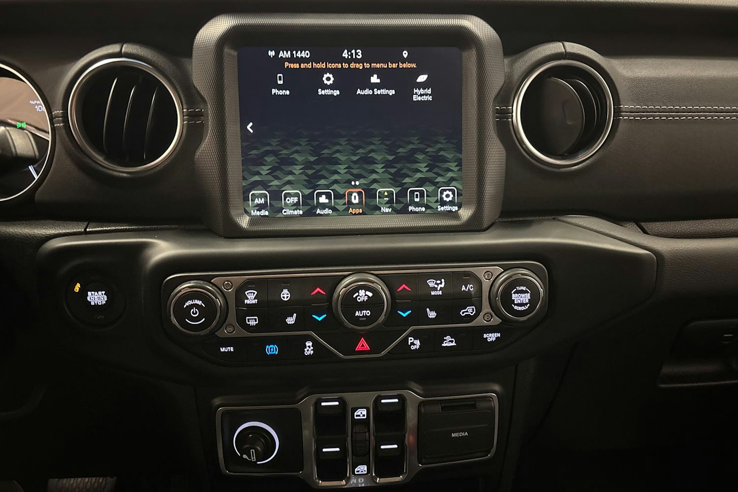 musta Jeep Wrangler 2022 kuva 15.