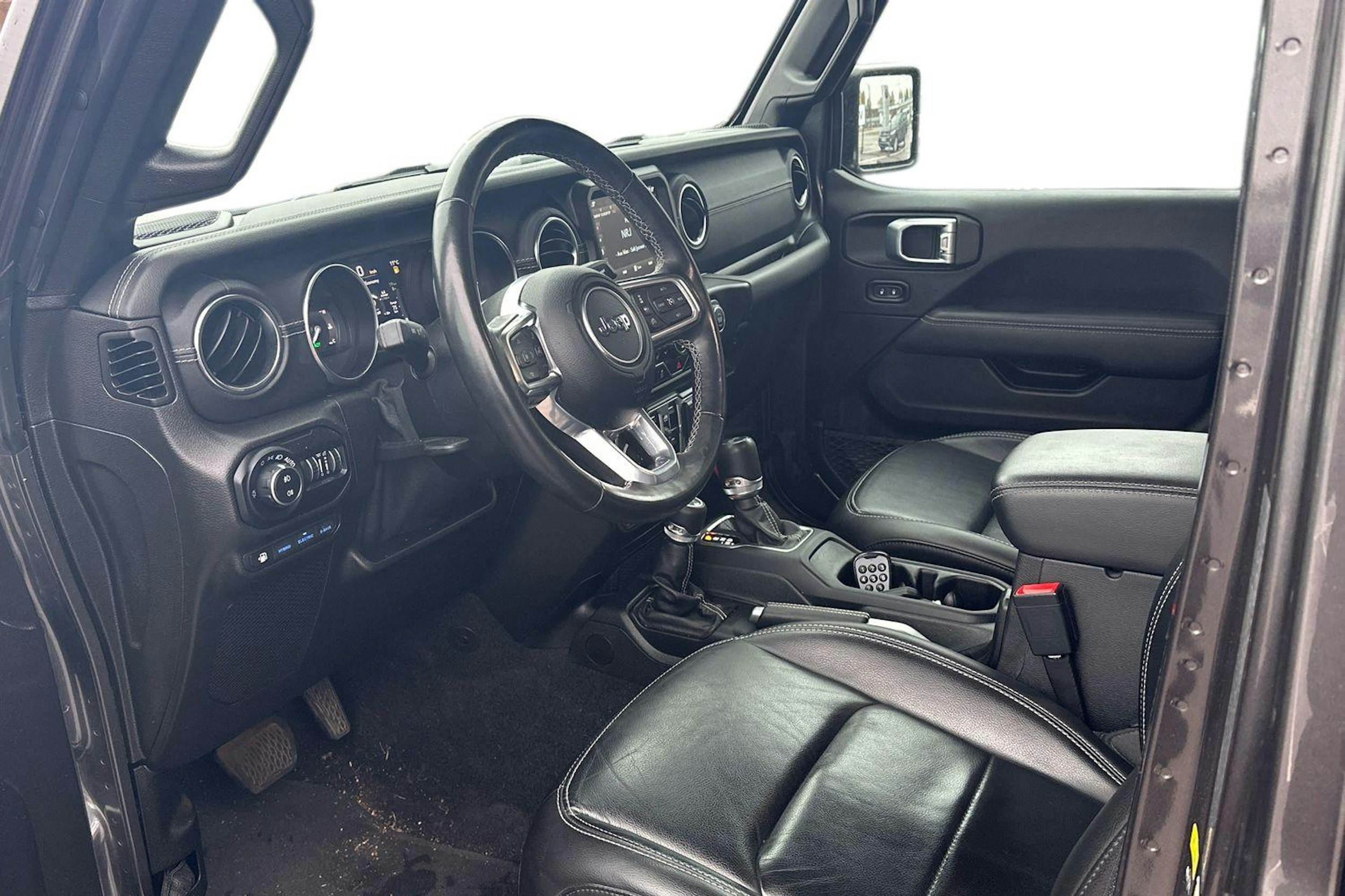 harmaa Jeep Wrangler 2022 kuva 3.