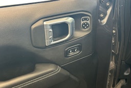 harmaa Jeep Wrangler 2022 kuva 21.