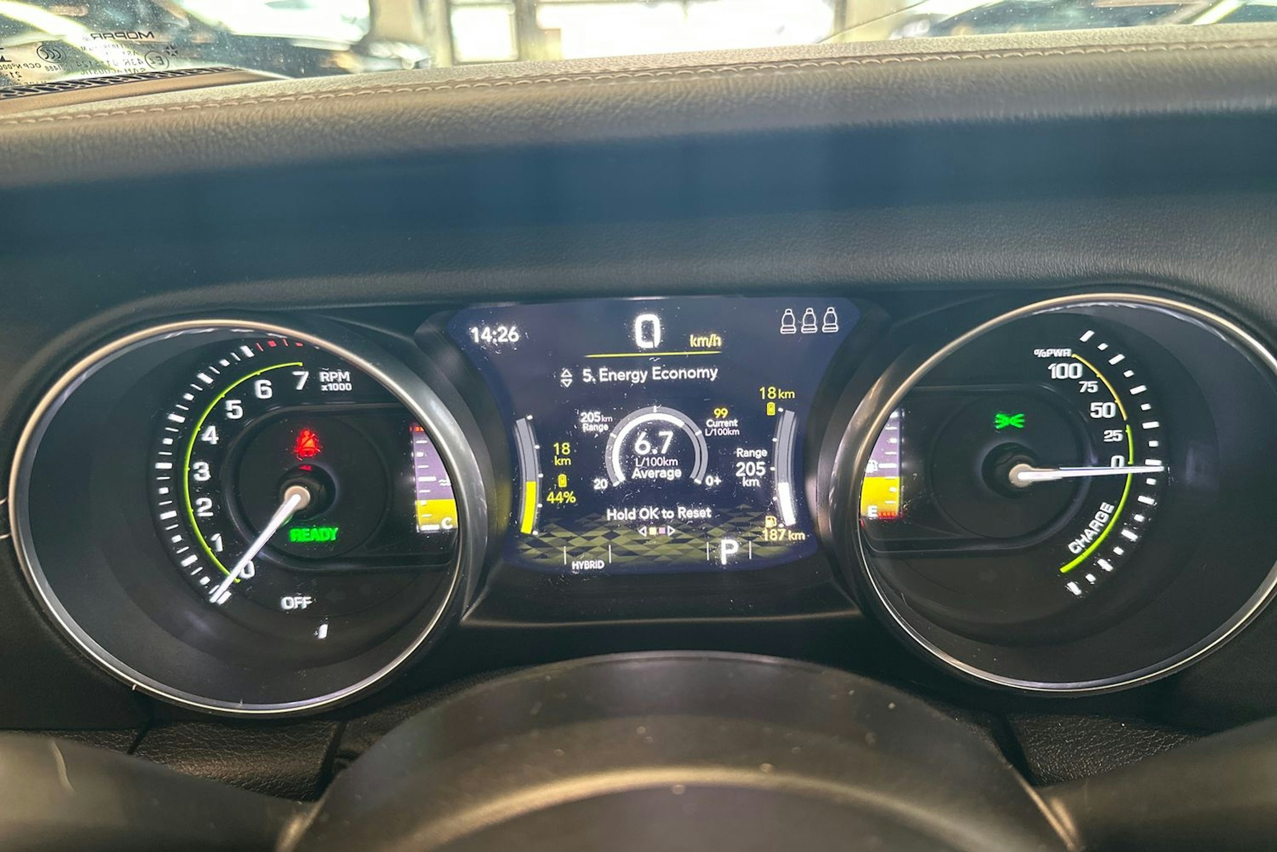 harmaa Jeep Wrangler 2022 kuva 24.