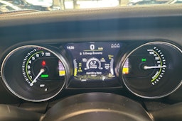 harmaa Jeep Wrangler 2022 kuva 24.
