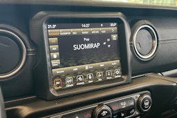 harmaa Jeep Wrangler 2022 kuva 30.