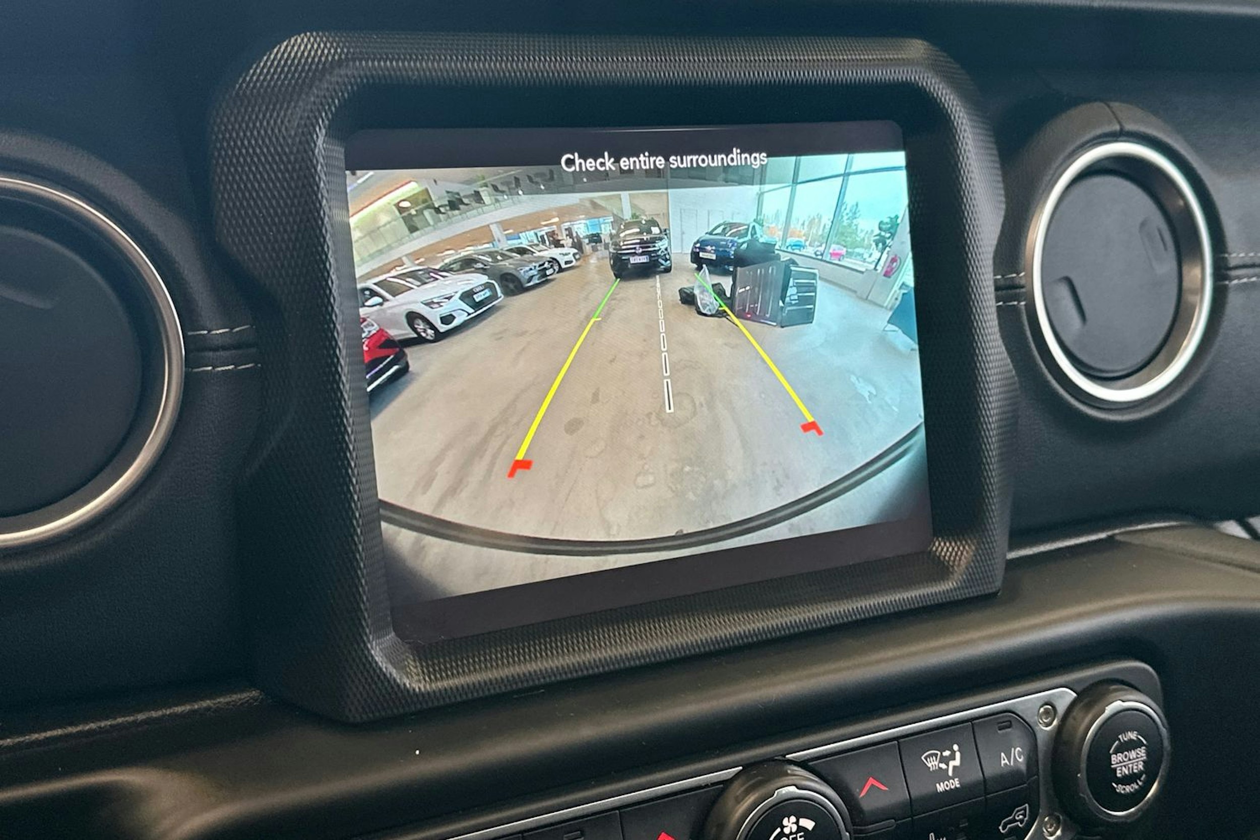 harmaa Jeep Wrangler 2022 kuva 31.