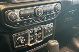 harmaa Jeep Wrangler 2022 kuva 35.