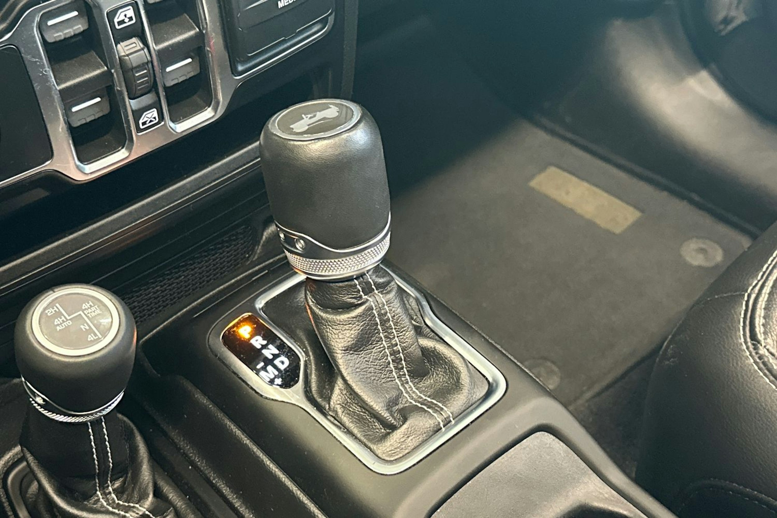 harmaa Jeep Wrangler 2022 kuva 37.