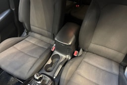 Hopea Kia Carens 2013 kuva 22.