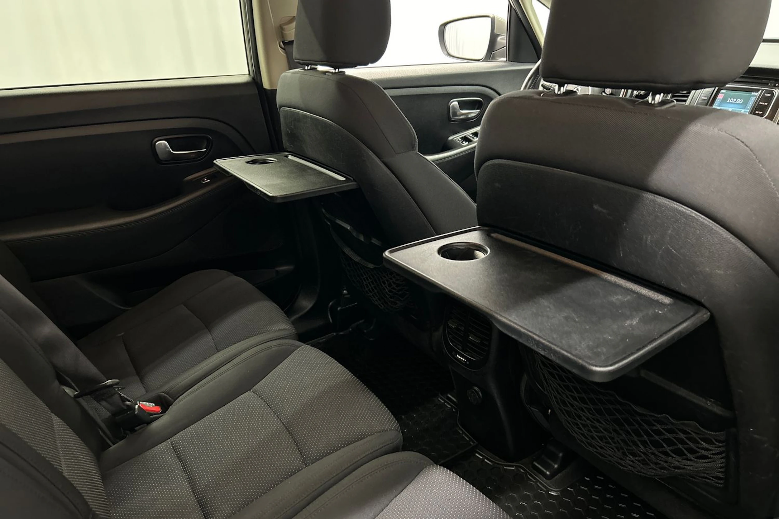 hopea Kia Carens 2014 kuva 11.