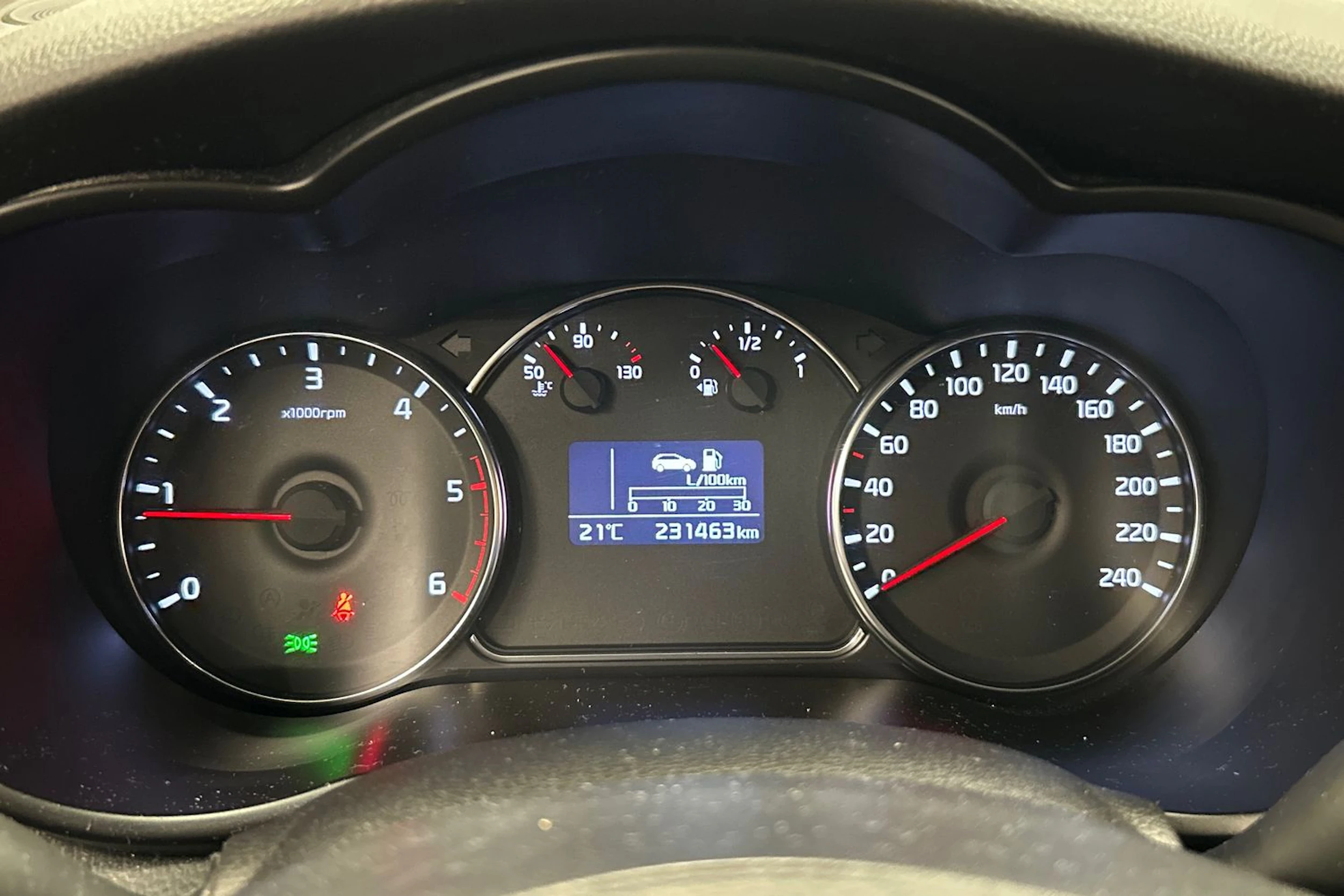 hopea Kia Carens 2014 kuva 18.
