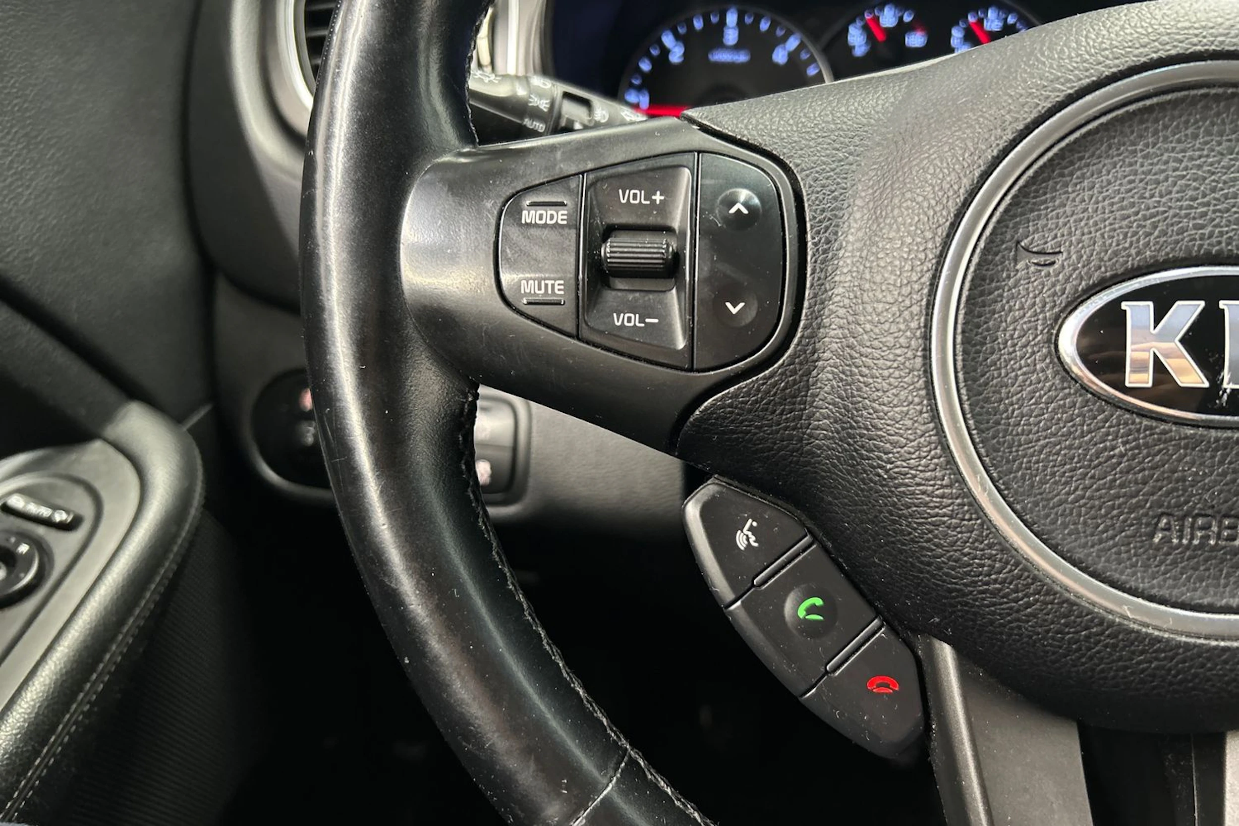 hopea Kia Carens 2014 kuva 19.