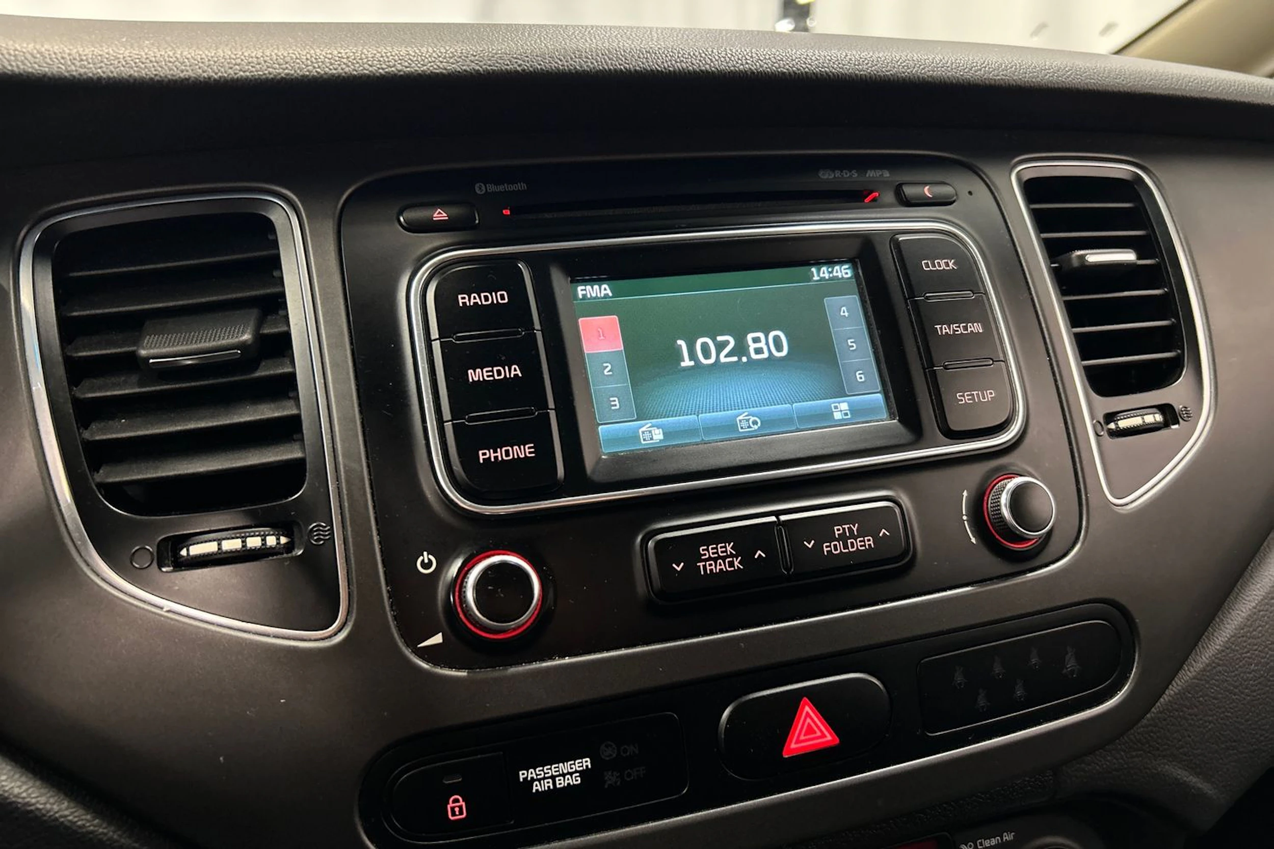 hopea Kia Carens 2014 kuva 21.