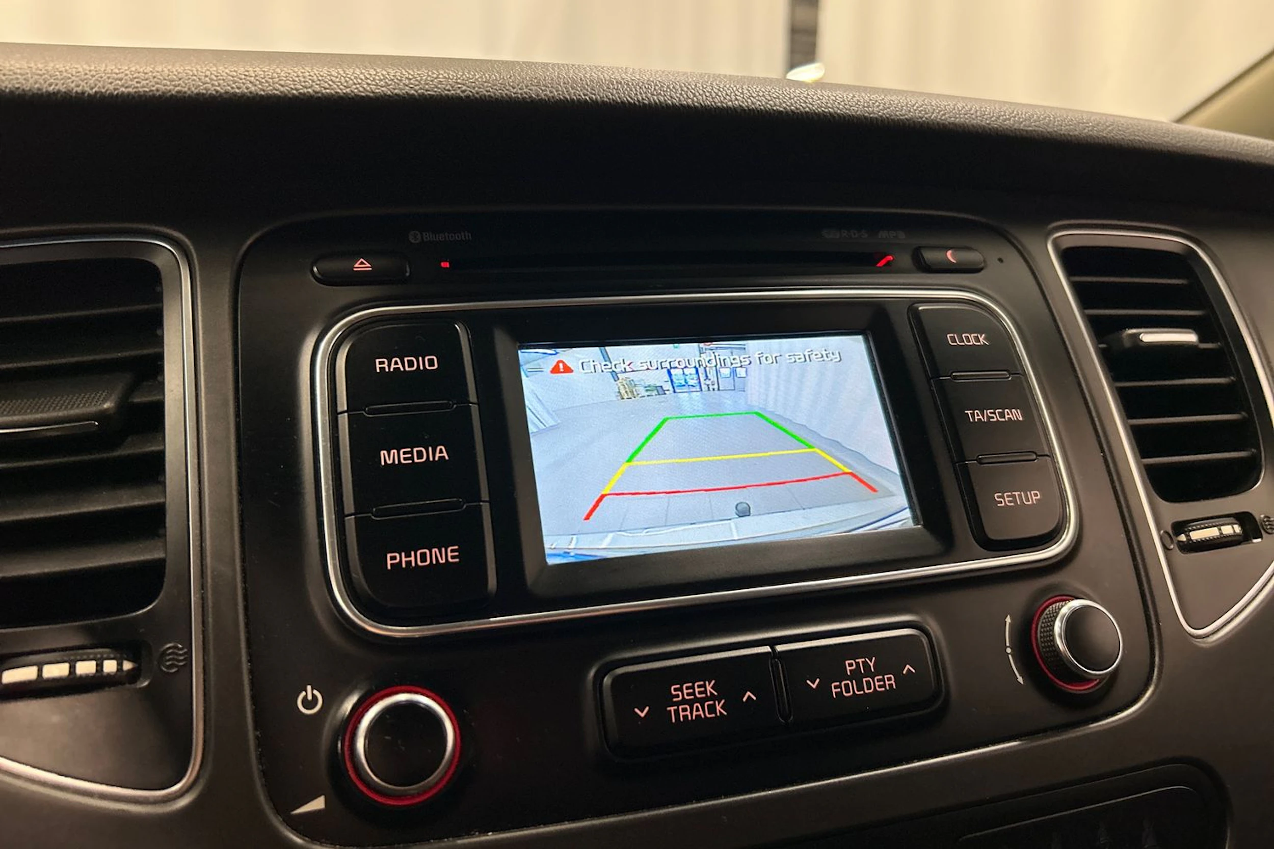 hopea Kia Carens 2014 kuva 23.