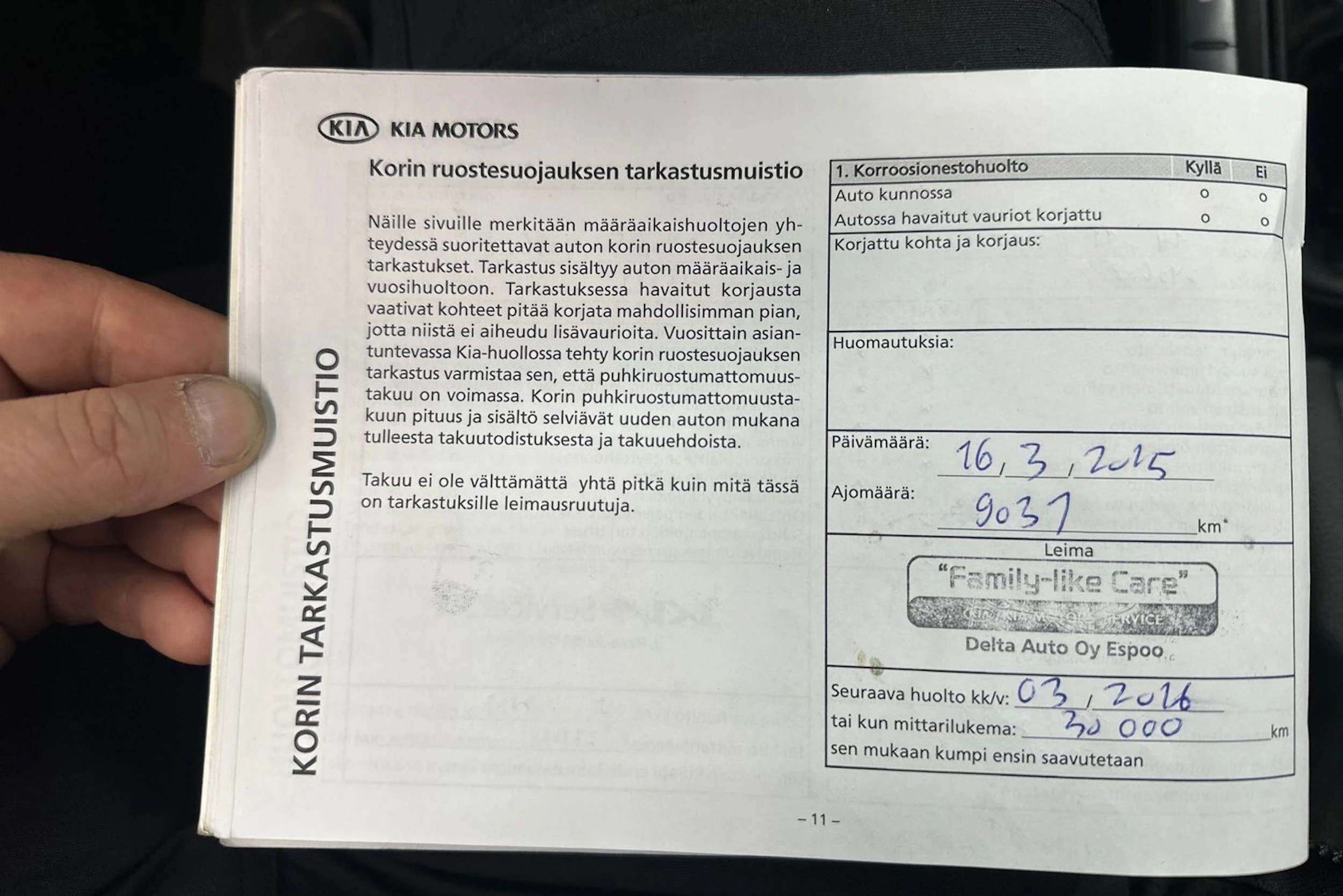 musta Kia Carens 2014 kuva 32.