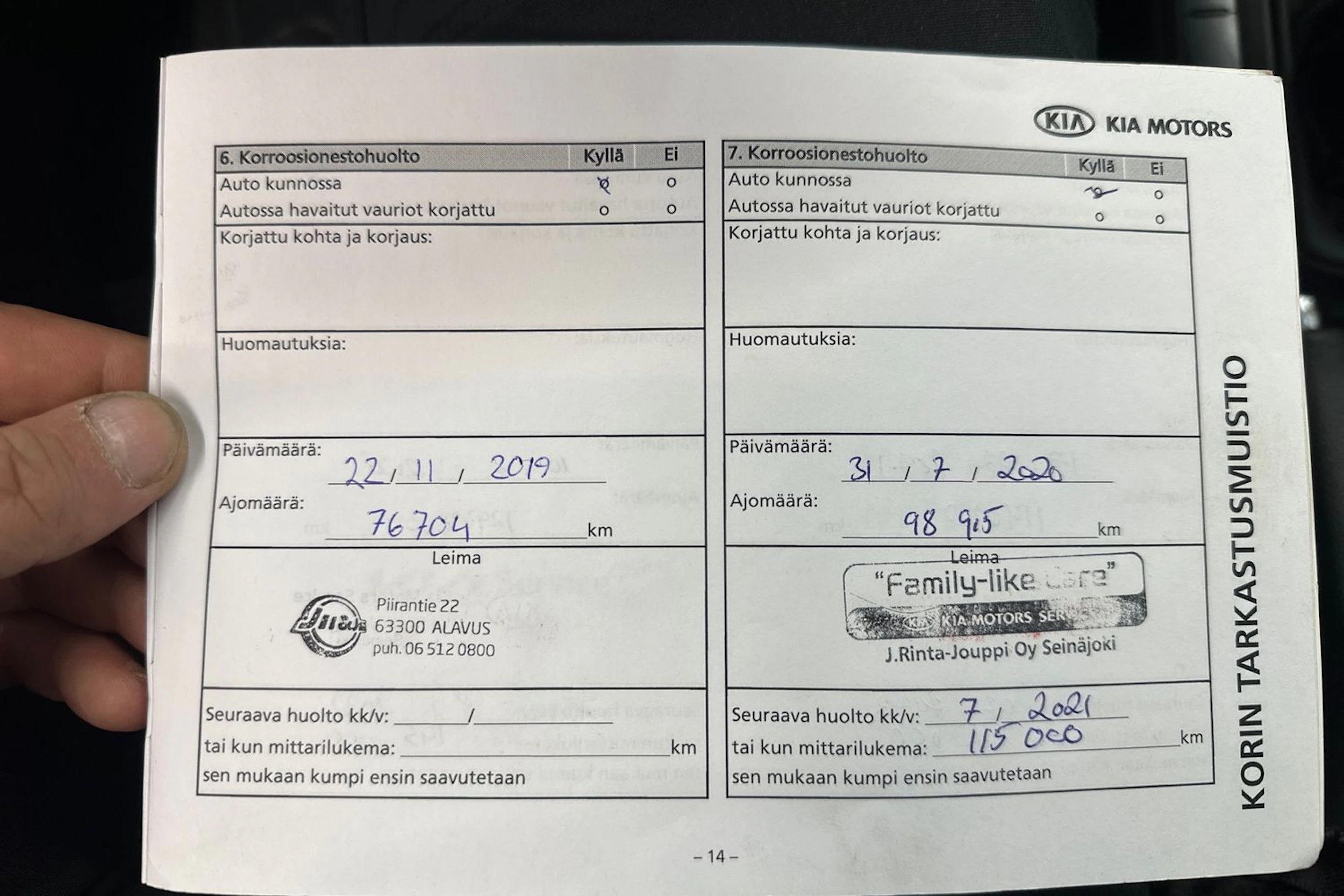 musta Kia Carens 2014 kuva 35.
