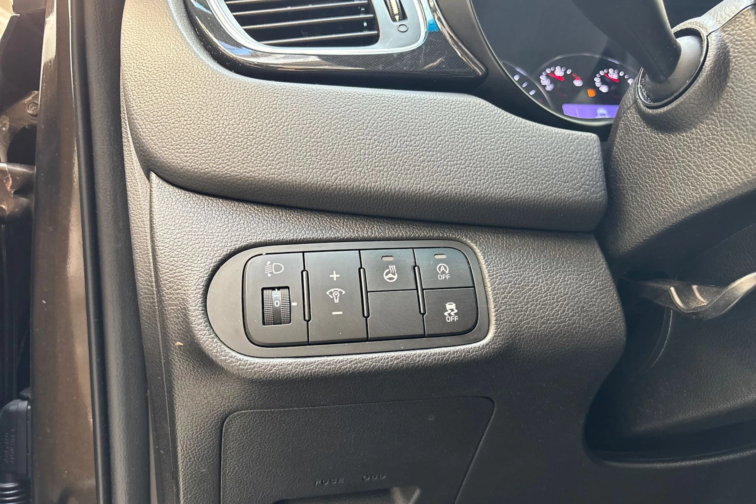 ruskea (beige) Kia Carens 2015 kuva 14.