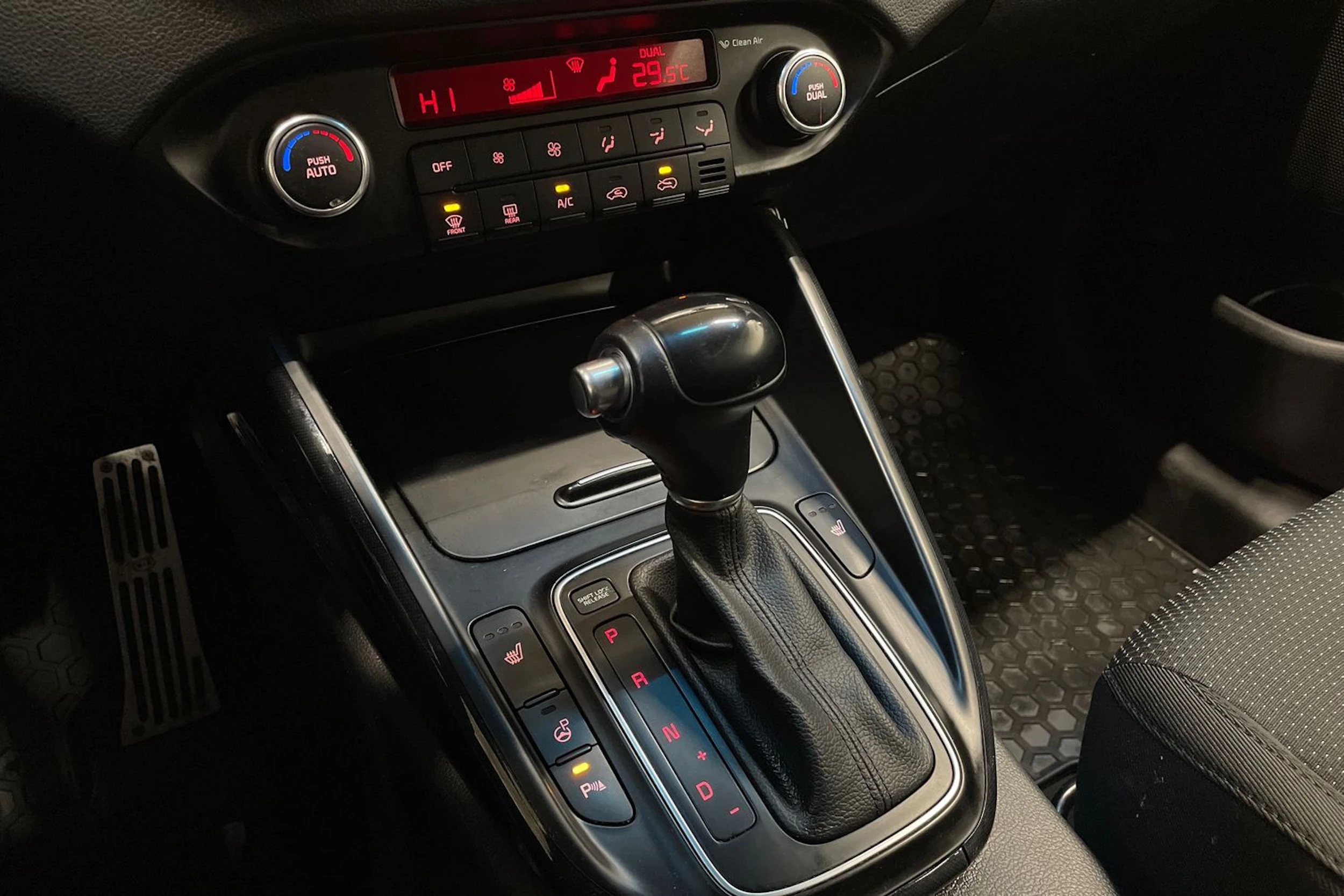 ruskea (beige) Kia Carens 2016 kuva 17.