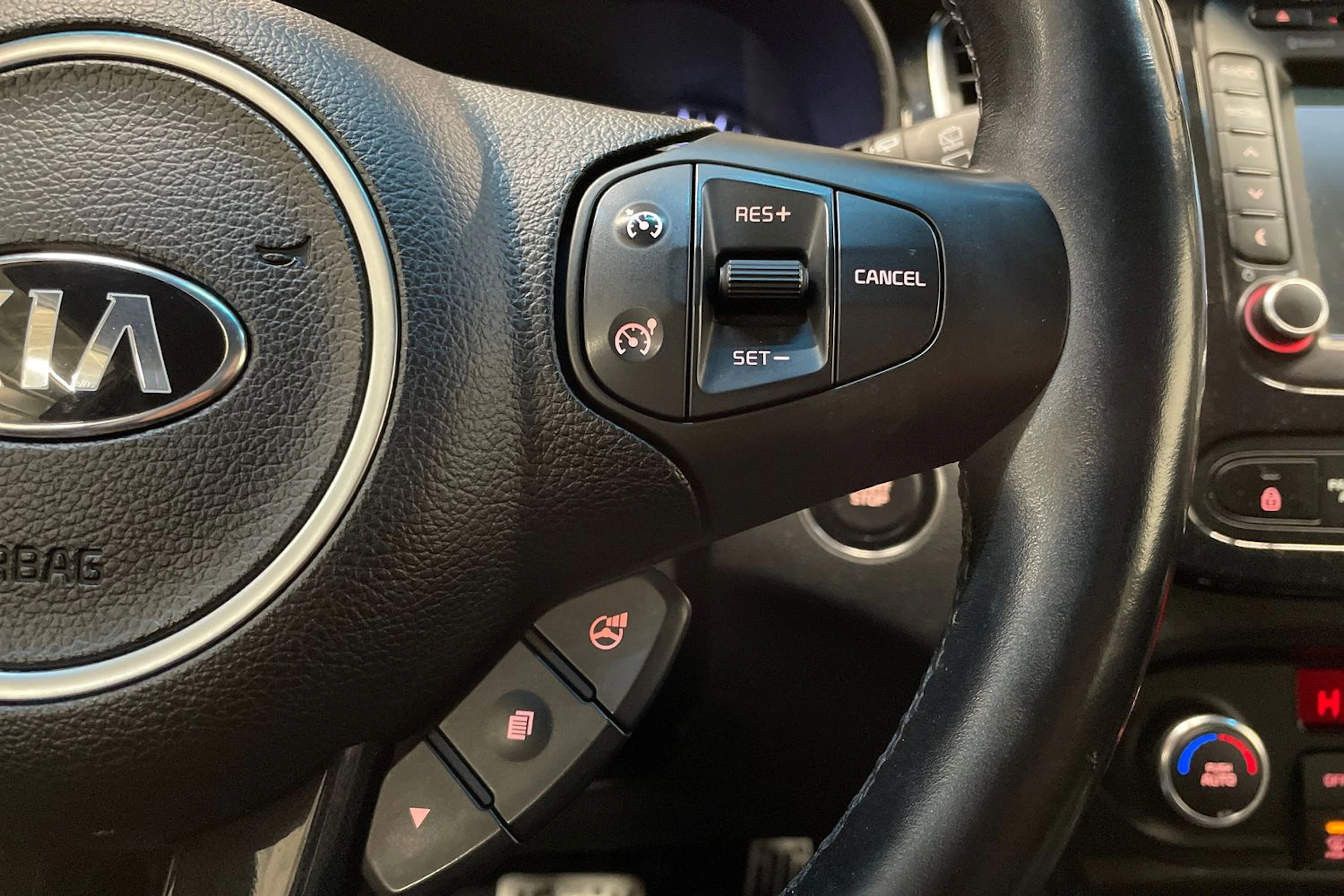 ruskea (beige) Kia Carens 2016 kuva 20.