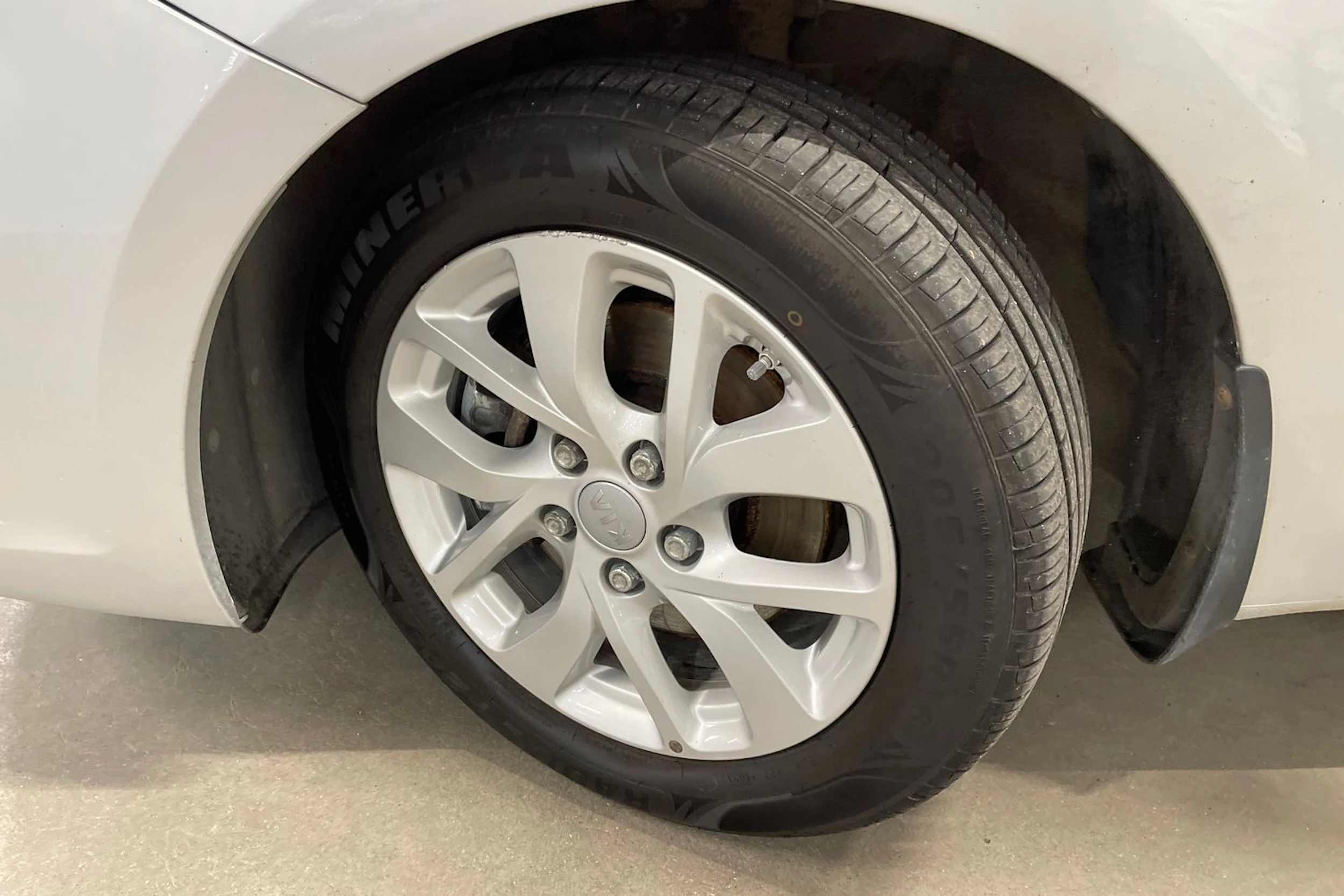 hopea Kia Carens 2017 kuva 10.