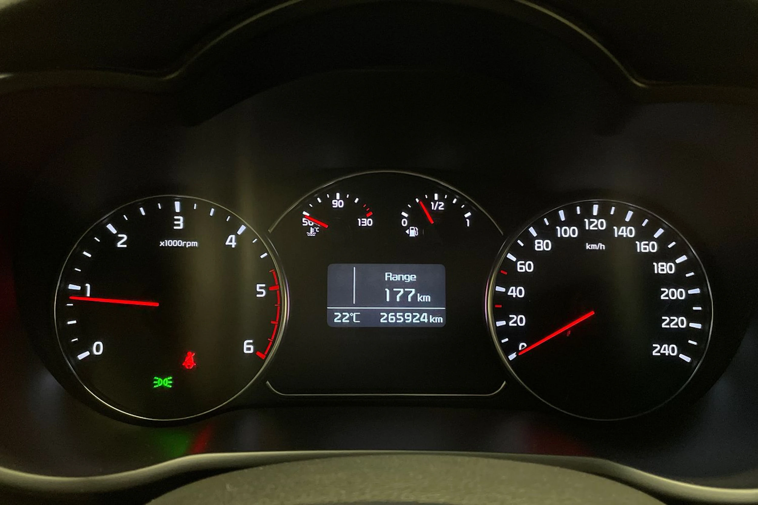 hopea Kia Carens 2017 kuva 13.