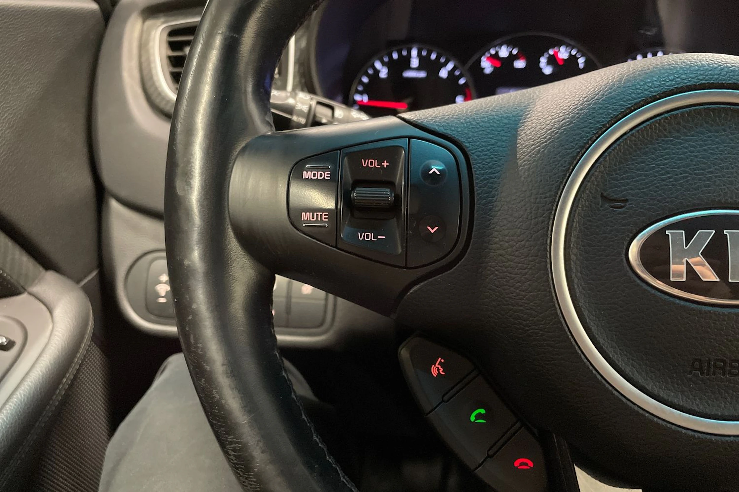 hopea Kia Carens 2017 kuva 19.